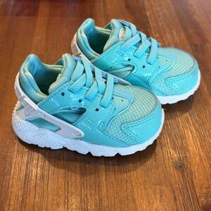 Nike Hurrache Run Sparkle Baby/Toddler Sneakers, 4c, Tropical Twist Teal/White